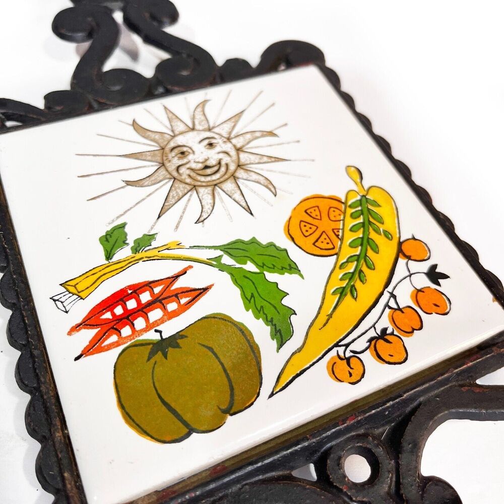 Vintage HS Enesco Cast Iron Trivet Set Rooster Vegetables Sun Retro Kitchen - Picture 4 of 9